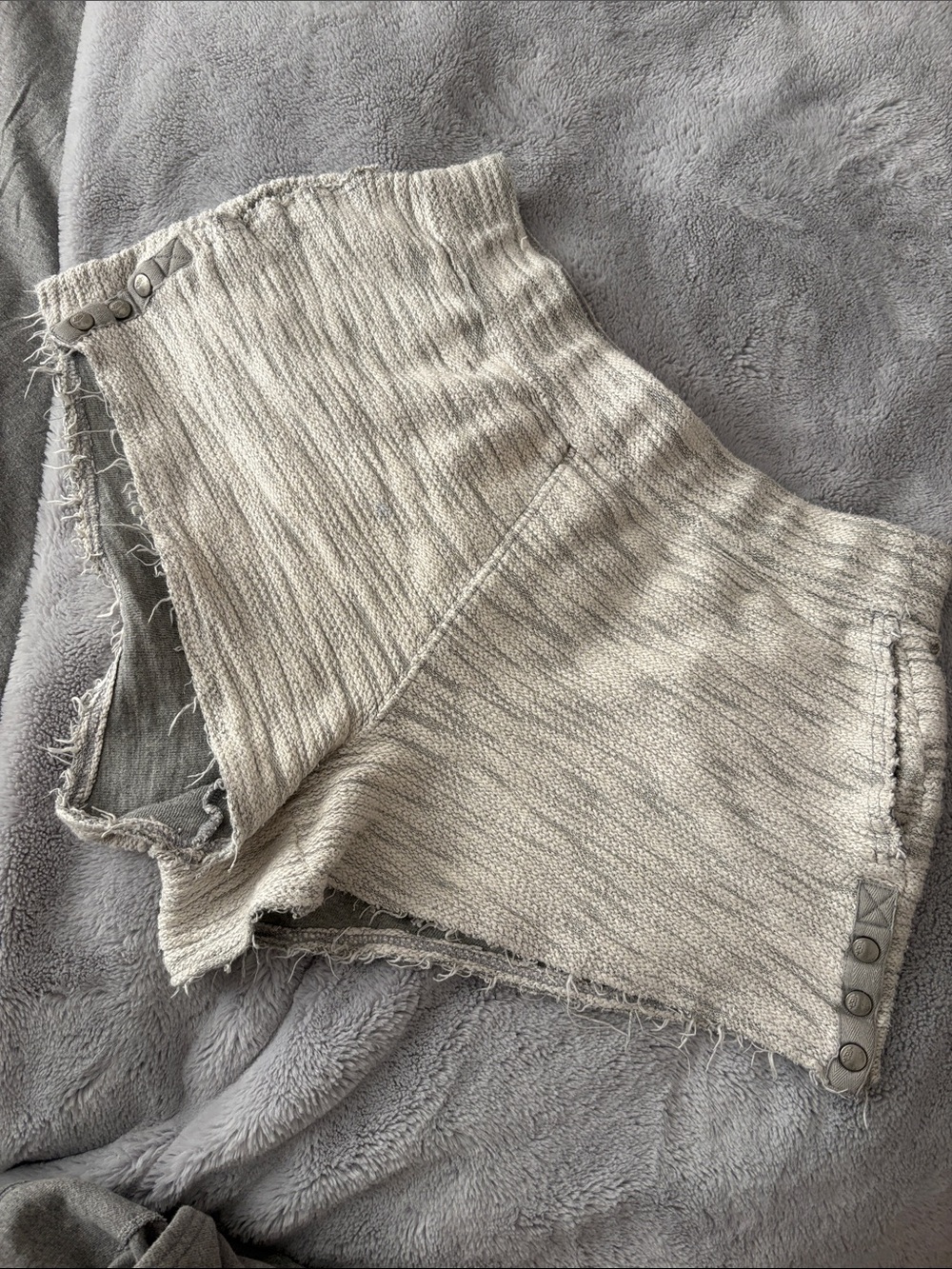 EUC FP Movement Cream Textured Knit Women’s Shorts with Snap Detail Size L